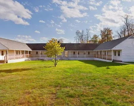 Eastover Estate And Eco Village Lenox Exterior photo
